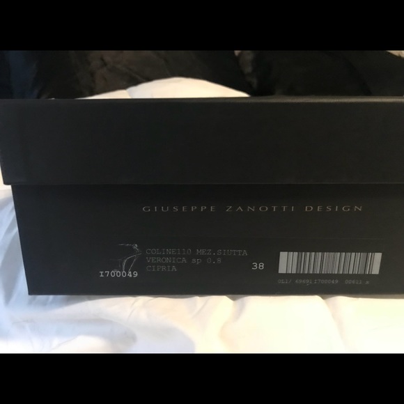 *SOLD*Brand New! Giuseppe Zanotti Harmony Heels. - Picture 5 of 5